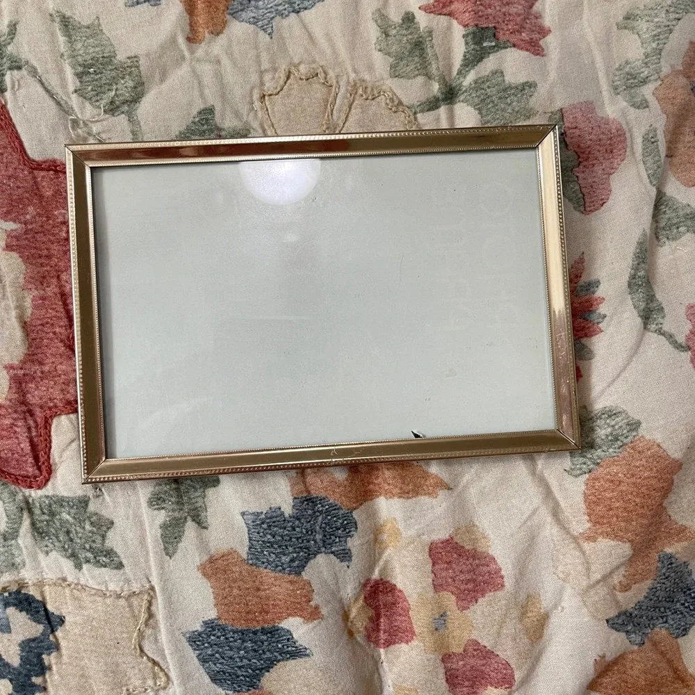 PICTURE PHOTO EASEL FRAME Vtg‎ Brass Filigree Floral Art Nouveau Gold Ornate 4x6